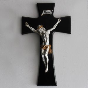 Crocifisso in resina e legno